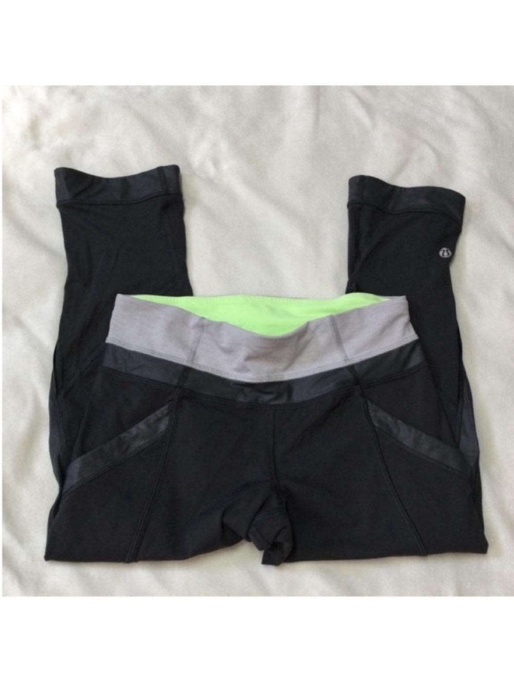 Lululemon Athletica Crop
Leggings 4